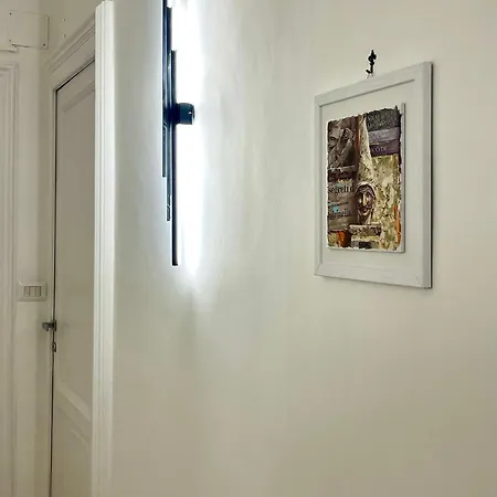 House Corso Umberto & Comfort By Loveinthetravel 게스트하우스 나폴리